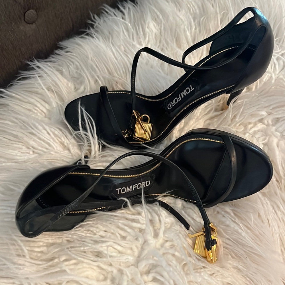 Authentic - Tom Ford black lock heels- MUST GO